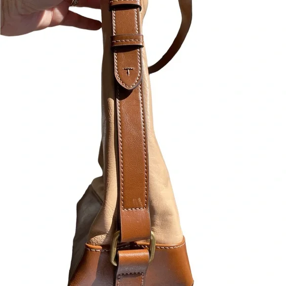 Tignanello Leather Tan and Brown Shoulder Bag Purse - Picture 6 of 14